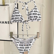 miumiu新款分体泳衣👙❤️😍🥰适合多种场景的游泳衣🏊♀️海边 游泳池 温泉 水上乐园 漂流都可以😌 miumiu新款分体泳衣👙❤️😍🥰适合多种场景的游泳衣🏊♀️海边 游泳池 温泉 水上乐园 漂流都可以😌