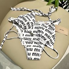 miumiu新款分体泳衣👙❤️😍🥰适合多种场景的游泳衣🏊♀️海边 游泳池 温泉 水上乐园 漂流都可以😌 miumiu新款分体泳衣👙❤️😍🥰适合多种场景的游泳衣🏊♀️海边 游泳池 温泉 水上乐园 漂流都可以😌
