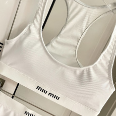 miumiu新款分体泳衣👙❤️😍🥰适合多种场景的游泳衣🏊♀️海边 游泳池 温泉 水上乐园 漂流都可以😌 miumiu新款分体泳衣👙❤️😍🥰适合多种场景的游泳衣🏊♀️海边 游泳池 温泉 水上乐园 漂流都可以😌