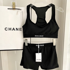 miumiu新款分体泳衣👙❤️😍🥰适合多种场景的游泳衣🏊♀️海边 游泳池 温泉 水上乐园 漂流都可以😌 miumiu新款分体泳衣👙❤️😍🥰适合多种场景的游泳衣🏊♀️海边 游泳池 温泉 水上乐园 漂流都可以😌