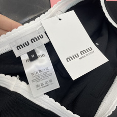 miumiu新款分体泳衣👙❤️😍🥰适合多种场景的游泳衣🏊♀️海边 游泳池 温泉 水上乐园 漂流都可以😌 miumiu新款分体泳衣👙❤️😍🥰适合多种场景的游泳衣🏊♀️海边 游泳池 温泉 水上乐园 漂流都可以😌