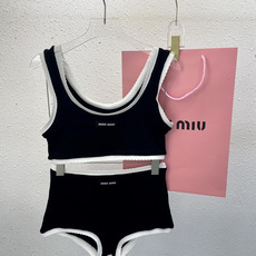 miumiu新款分体泳衣👙❤️😍🥰适合多种场景的游泳衣🏊♀️海边 游泳池 温泉 水上乐园 漂流都可以😌 miumiu新款分体泳衣👙❤️😍🥰适合多种场景的游泳衣🏊♀️海边 游泳池 温泉 水上乐园 漂流都可以😌