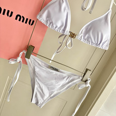 miumiu新款分体泳衣👙❤️😍🥰适合多种场景的游泳衣🏊♀️海边 游泳池 温泉 水上乐园 漂流都可以😌 miumiu新款分体泳衣👙❤️😍🥰适合多种场景的游泳衣🏊♀️海边 游泳池 温泉 水上乐园 漂流都可以😌