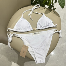 miumiu新款分体泳衣👙❤️😍🥰适合多种场景的游泳衣🏊♀️海边 游泳池 温泉 水上乐园 漂流都可以😌 miumiu新款分体泳衣👙❤️😍🥰适合多种场景的游泳衣🏊♀️海边 游泳池 温泉 水上乐园 漂流都可以😌