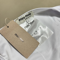 miumiu新款分体泳衣👙❤️😍🥰适合多种场景的游泳衣🏊♀️海边 游泳池 温泉 水上乐园 漂流都可以😌 miumiu新款分体泳衣👙❤️😍🥰适合多种场景的游泳衣🏊♀️海边 游泳池 温泉 水上乐园 漂流都可以😌