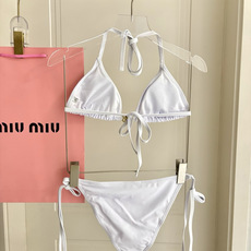 miumiu新款分体泳衣👙❤️😍🥰适合多种场景的游泳衣🏊♀️海边 游泳池 温泉 水上乐园 漂流都可以😌 miumiu新款分体泳衣👙❤️😍🥰适合多种场景的游泳衣🏊♀️海边 游泳池 温泉 水上乐园 漂流都可以😌