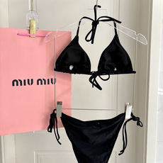 miumiu新款分体泳衣👙❤️😍🥰适合多种场景的游泳衣🏊♀️海边 游泳池 温泉 水上乐园 漂流都可以😌 miumiu新款分体泳衣👙❤️😍🥰适合多种场景的游泳衣🏊♀️海边 游泳池 温泉 水上乐园 漂流都可以😌