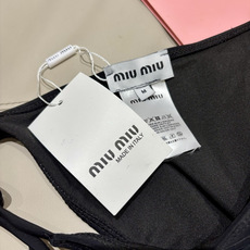 miumiu新款分体泳衣👙❤️😍🥰适合多种场景的游泳衣🏊♀️海边 游泳池 温泉 水上乐园 漂流都可以😌 miumiu新款分体泳衣👙❤️😍🥰适合多种场景的游泳衣🏊♀️海边 游泳池 温泉 水上乐园 漂流都可以😌