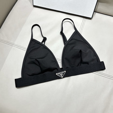 普拉达分体比基尼😍🥰适合多种场景的游泳衣🏊♀️海边 游泳池 温泉 水上乐园 漂流都可以😌内搭也完全可以 普拉达分体比基尼😍🥰适合多种场景的游泳衣🏊♀️海边 游泳池 温泉 水上乐园 漂流都可以😌内搭也完全可以