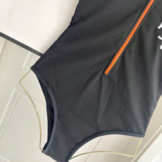 普拉达针织泳衣😍🥰适合多种场景的游泳衣🏊♀️海边 游泳池 温泉 水上乐园 漂流都可以😌内搭也完全可以 普拉达针织泳衣😍🥰适合多种场景的游泳衣🏊♀️海边 游泳池 温泉 水上乐园 漂流都可以😌内搭也完全可以