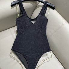 普拉达泳衣😍🥰适合多种场景的游泳衣🏊♀️海边 游泳池 温泉 水上乐园 漂流都可以😌内搭也完全可以 连体 普拉达泳衣😍🥰适合多种场景的游泳衣🏊♀️海边 游泳池 温泉 水上乐园 漂流都可以😌内搭也完全可以 连体