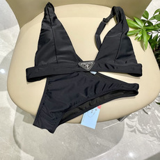 普拉达比基尼泳衣😍🥰适合多种场景的游泳衣🏊♀️海边 游泳池 温泉 水上乐园 漂流都可以😌内搭也完全可以 普拉达比基尼泳衣😍🥰适合多种场景的游泳衣🏊♀️海边 游泳池 温泉 水上乐园 漂流都可以😌内搭也完全可以