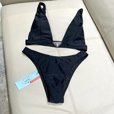 普拉达比基尼泳衣😍🥰适合多种场景的游泳衣🏊♀️海边 游泳池 温泉 水上乐园 漂流都可以😌内搭也完全可以 普拉达比基尼泳衣😍🥰适合多种场景的游泳衣🏊♀️海边 游泳池 温泉 水上乐园 漂流都可以😌内搭也完全可以
