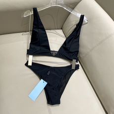 普拉达比基尼泳衣😍🥰适合多种场景的游泳衣🏊♀️海边 游泳池 温泉 水上乐园 漂流都可以😌内搭也完全可以 普拉达比基尼泳衣😍🥰适合多种场景的游泳衣🏊♀️海边 游泳池 温泉 水上乐园 漂流都可以😌内搭也完全可以