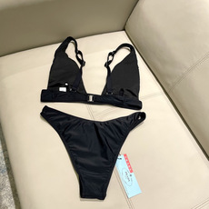 普拉达比基尼泳衣😍🥰适合多种场景的游泳衣🏊♀️海边 游泳池 温泉 水上乐园 漂流都可以😌内搭也完全可以 普拉达比基尼泳衣😍🥰适合多种场景的游泳衣🏊♀️海边 游泳池 温泉 水上乐园 漂流都可以😌内搭也完全可以