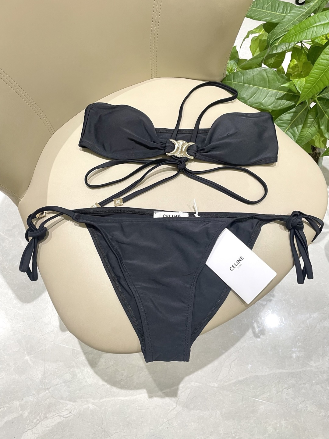 Celine新款泳衣👙❤️😍🥰适合多种场景的游泳衣🏊‍♀️海边 游泳池 温泉 水上乐园 漂流都可以😌内搭