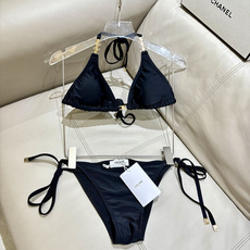 Celine新款泳衣👙❤️😍🥰适合多种场景的游泳衣🏊♀️海边 游泳池 温泉 水上乐园 漂流都可以😌内搭 Celine新款泳衣👙❤️😍🥰适合多种场景的游泳衣🏊♀️海边 游泳池 温泉 水上乐园 漂流都可以😌内搭