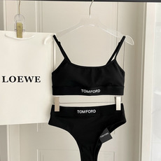 TOMFORD新款比基尼😍🥰适合多种场景的游泳衣🏊♀️海边 游泳池 温泉 水上乐园 漂流都可以😌内搭也 TOMFORD新款比基尼😍🥰适合多种场景的游泳衣🏊♀️海边 游泳池 温泉 水上乐园 漂流都可以😌内搭也