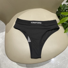 TOMFORD新款比基尼😍🥰适合多种场景的游泳衣🏊♀️海边 游泳池 温泉 水上乐园 漂流都可以😌内搭也 TOMFORD新款比基尼😍🥰适合多种场景的游泳衣🏊♀️海边 游泳池 温泉 水上乐园 漂流都可以😌内搭也