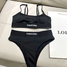 TOMFORD新款比基尼😍🥰适合多种场景的游泳衣🏊♀️海边 游泳池 温泉 水上乐园 漂流都可以😌内搭也 TOMFORD新款比基尼😍🥰适合多种场景的游泳衣🏊♀️海边 游泳池 温泉 水上乐园 漂流都可以😌内搭也