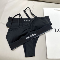 TOMFORD新款比基尼😍🥰适合多种场景的游泳衣🏊♀️海边 游泳池 温泉 水上乐园 漂流都可以😌内搭也 TOMFORD新款比基尼😍🥰适合多种场景的游泳衣🏊♀️海边 游泳池 温泉 水上乐园 漂流都可以😌内搭也