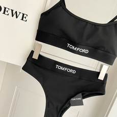 TOMFORD新款比基尼😍🥰适合多种场景的游泳衣🏊♀️海边 游泳池 温泉 水上乐园 漂流都可以😌内搭也 TOMFORD新款比基尼😍🥰适合多种场景的游泳衣🏊♀️海边 游泳池 温泉 水上乐园 漂流都可以😌内搭也