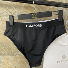 TOMFORD新款比基尼😍🥰适合多种场景的游泳衣🏊♀️海边 游泳池 温泉 水上乐园 漂流都可以😌内搭也 TOMFORD新款比基尼😍🥰适合多种场景的游泳衣🏊♀️海边 游泳池 温泉 水上乐园 漂流都可以😌内搭也