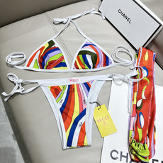 Pucci新款比基尼 ➕头巾 😍🥰适合多种场景的游泳衣🏊♀️海边 游泳池 温泉 水上乐园 漂流都可以😌 Pucci新款比基尼 ➕头巾 😍🥰适合多种场景的游泳衣🏊♀️海边 游泳池 温泉 水上乐园 漂流都可以😌