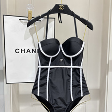 Chanel新款挂脖连体泳衣 可拆卸肩带就拥有美美的抹胸泳衣 😍🥰适合多种场景的游泳衣🏊♀️海边 游泳 Chanel新款挂脖连体泳衣 可拆卸肩带就拥有美美的抹胸泳衣 😍🥰适合多种场景的游泳衣🏊♀️海边 游泳