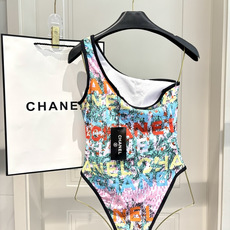 Chanel新款连体泳衣 度假氛围感天花板|不规则轻奢泳装辣妹夏日限定,海边氛围感战袍🌴单侧斜肩剪裁,拿 Chanel新款连体泳衣 度假氛围感天花板|不规则轻奢泳装辣妹夏日限定,海边氛围感战袍🌴单侧斜肩剪裁,拿