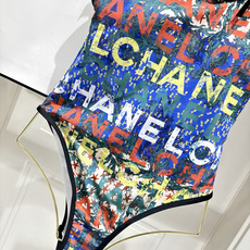 Chanel新款复古彩印吊带泳装,夏日度假亮眼出圈浓郁复古涂鸦印花,撞色吸睛不撞款蝴蝶结细肩带设计,温柔 Chanel新款复古彩印吊带泳装,夏日度假亮眼出圈浓郁复古涂鸦印花,撞色吸睛不撞款蝴蝶结细肩带设计,温柔