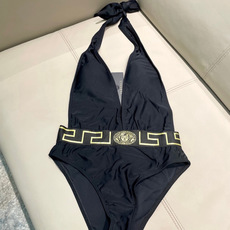 范思哲新款连体泳衣 对版五金😍🥰适合多种场景的游泳衣🏊♀️海边 游泳池 温泉 水上乐园 漂流都可以😌 范思哲新款连体泳衣 对版五金😍🥰适合多种场景的游泳衣🏊♀️海边 游泳池 温泉 水上乐园 漂流都可以😌