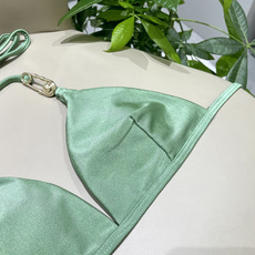 范思哲新款比基尼泳衣 对版五金😍🥰适合多种场景的游泳衣🏊♀️海边 游泳池 温泉 水上乐园 漂流都可以 范思哲新款比基尼泳衣 对版五金😍🥰适合多种场景的游泳衣🏊♀️海边 游泳池 温泉 水上乐园 漂流都可以