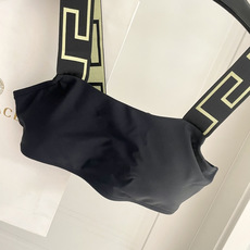 范思哲新款比基尼泳衣 对版五金😍🥰适合多种场景的游泳衣🏊♀️海边 游泳池 温泉 水上乐园 漂流都可以 范思哲新款比基尼泳衣 对版五金😍🥰适合多种场景的游泳衣🏊♀️海边 游泳池 温泉 水上乐园 漂流都可以