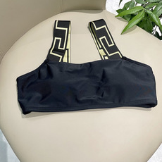 范思哲新款比基尼泳衣 对版五金😍🥰适合多种场景的游泳衣🏊♀️海边 游泳池 温泉 水上乐园 漂流都可以 范思哲新款比基尼泳衣 对版五金😍🥰适合多种场景的游泳衣🏊♀️海边 游泳池 温泉 水上乐园 漂流都可以