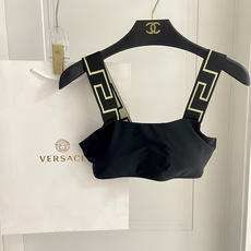 范思哲新款比基尼泳衣 对版五金😍🥰适合多种场景的游泳衣🏊♀️海边 游泳池 温泉 水上乐园 漂流都可以 范思哲新款比基尼泳衣 对版五金😍🥰适合多种场景的游泳衣🏊♀️海边 游泳池 温泉 水上乐园 漂流都可以