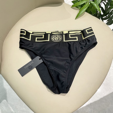 范思哲新款比基尼泳衣 对版五金😍🥰适合多种场景的游泳衣🏊♀️海边 游泳池 温泉 水上乐园 漂流都可以 范思哲新款比基尼泳衣 对版五金😍🥰适合多种场景的游泳衣🏊♀️海边 游泳池 温泉 水上乐园 漂流都可以