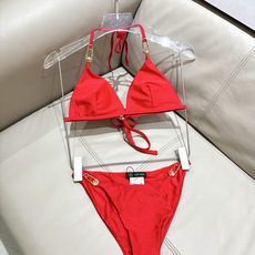 范思哲新款比基尼泳衣 对版五金😍🥰适合多种场景的游泳衣🏊♀️海边 游泳池 温泉 水上乐园 漂流都可以 范思哲新款比基尼泳衣 对版五金😍🥰适合多种场景的游泳衣🏊♀️海边 游泳池 温泉 水上乐园 漂流都可以