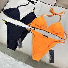 范思哲新款比基尼泳衣 对版五金😍🥰适合多种场景的游泳衣🏊♀️海边 游泳池 温泉 水上乐园 漂流都可以 范思哲新款比基尼泳衣 对版五金😍🥰适合多种场景的游泳衣🏊♀️海边 游泳池 温泉 水上乐园 漂流都可以