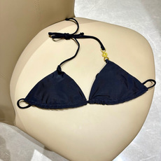 范思哲新款比基尼泳衣 对版五金😍🥰适合多种场景的游泳衣🏊♀️海边 游泳池 温泉 水上乐园 漂流都可以 范思哲新款比基尼泳衣 对版五金😍🥰适合多种场景的游泳衣🏊♀️海边 游泳池 温泉 水上乐园 漂流都可以