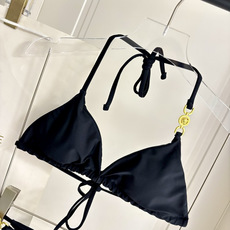 范思哲新款比基尼泳衣 对版五金😍🥰适合多种场景的游泳衣🏊♀️海边 游泳池 温泉 水上乐园 漂流都可以 范思哲新款比基尼泳衣 对版五金😍🥰适合多种场景的游泳衣🏊♀️海边 游泳池 温泉 水上乐园 漂流都可以