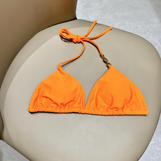 范思哲新款比基尼泳衣 对版五金😍🥰适合多种场景的游泳衣🏊♀️海边 游泳池 温泉 水上乐园 漂流都可以 范思哲新款比基尼泳衣 对版五金😍🥰适合多种场景的游泳衣🏊♀️海边 游泳池 温泉 水上乐园 漂流都可以