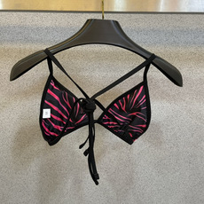 范思哲新款比基尼泳衣 对版五金😍🥰适合多种场景的游泳衣🏊♀️海边 游泳池 温泉 水上乐园 漂流都可以 范思哲新款比基尼泳衣 对版五金😍🥰适合多种场景的游泳衣🏊♀️海边 游泳池 温泉 水上乐园 漂流都可以