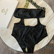 范思哲泳衣 😍🥰适合多种场景的游泳衣🏊♀️海边 游泳池 温泉 水上乐园 漂流都可以😌内搭也完全可以 范思哲泳衣 😍🥰适合多种场景的游泳衣🏊♀️海边 游泳池 温泉 水上乐园 漂流都可以😌内搭也完全可以
