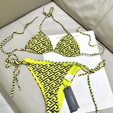 范思哲比基尼😍🥰适合多种场景的游泳衣🏊♀️海边 游泳池 温泉 水上乐园 漂流都可以😌内搭也完全可以 连 范思哲比基尼😍🥰适合多种场景的游泳衣🏊♀️海边 游泳池 温泉 水上乐园 漂流都可以😌内搭也完全可以 连