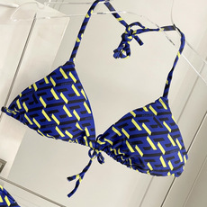 范思哲比基尼😍🥰适合多种场景的游泳衣🏊♀️海边 游泳池 温泉 水上乐园 漂流都可以😌内搭也完全可以 连 范思哲比基尼😍🥰适合多种场景的游泳衣🏊♀️海边 游泳池 温泉 水上乐园 漂流都可以😌内搭也完全可以 连