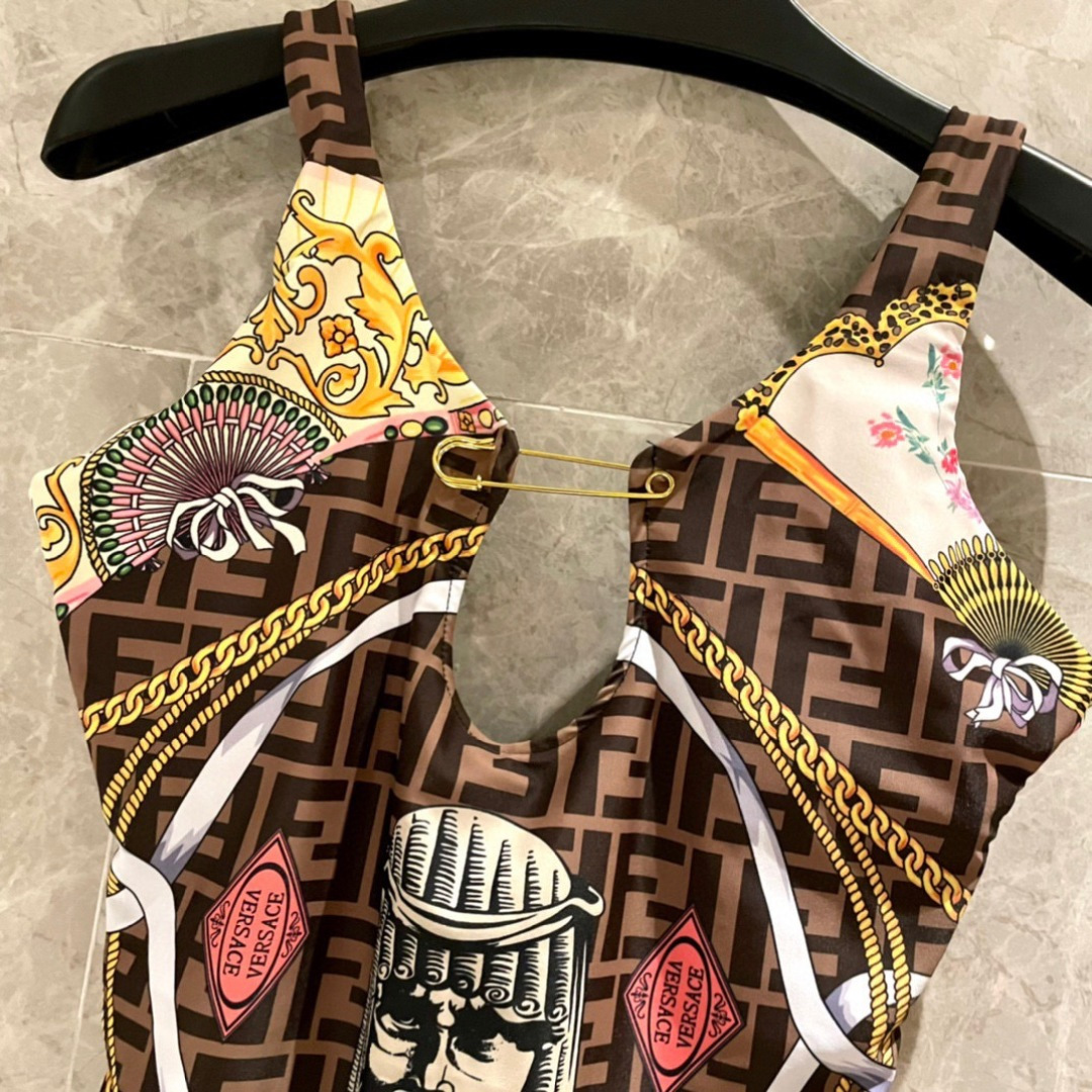 芬迪 versac*联名款 f字母链条印花吊带连体泳衣，双面穿SML Xl