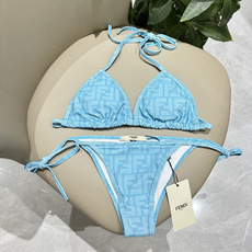 芬迪比基尼😍🥰适合多种场景的游泳衣🏊♀️海边 游泳池 温泉 水上乐园 漂流都可以😌内搭也完全可以 连体 芬迪比基尼😍🥰适合多种场景的游泳衣🏊♀️海边 游泳池 温泉 水上乐园 漂流都可以😌内搭也完全可以 连体