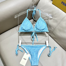 芬迪比基尼😍🥰适合多种场景的游泳衣🏊♀️海边 游泳池 温泉 水上乐园 漂流都可以😌内搭也完全可以 连体 芬迪比基尼😍🥰适合多种场景的游泳衣🏊♀️海边 游泳池 温泉 水上乐园 漂流都可以😌内搭也完全可以 连体