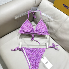 芬迪比基尼😍🥰适合多种场景的游泳衣🏊♀️海边 游泳池 温泉 水上乐园 漂流都可以😌内搭也完全可以 连体 芬迪比基尼😍🥰适合多种场景的游泳衣🏊♀️海边 游泳池 温泉 水上乐园 漂流都可以😌内搭也完全可以 连体